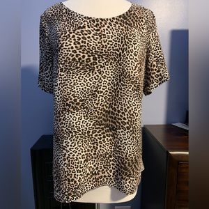 EUC Womens Leopard Tapered Blouse Size Large